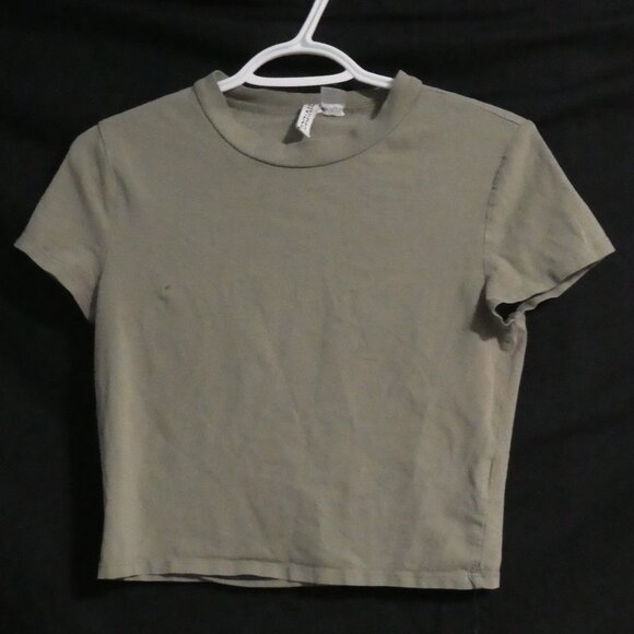 H&M - Divided - Basic | large | Khaki Casual Crop Top - Picture 1 of 13